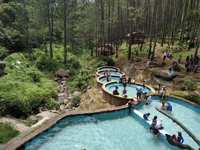 Wisata Kampoeng Ciherang