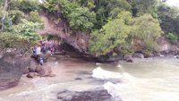 Pantai Karang Bolong