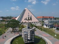 Monumen Asmaul Husna