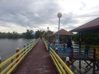 Wisata Jembatan Pantai Posan Paconne