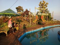 Wisata Bukit Pecaringan