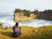 Pantai Batu Panganten / Pantai Pamunguan