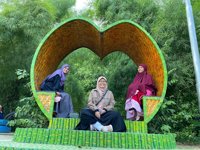 Kampung Wisata Bekantan ( Bersih Kreatif Natural Aman & Nyaman )