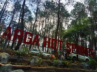 Wisata Alam Arga Hot Springs Desa Wisata Sundakerta