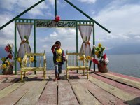 Pantai Pelangi Danau Ranau