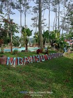 Wisata Mbanyu Urip & Cafe Waduk Jati Barang